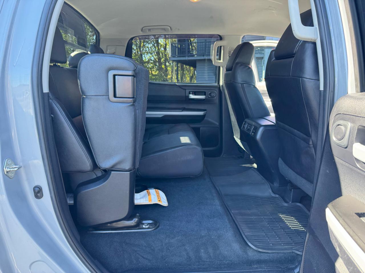 Toyota Tundra 4WD SR5 CrewMax 5.5' Bed 5.7L (Natl) 2020