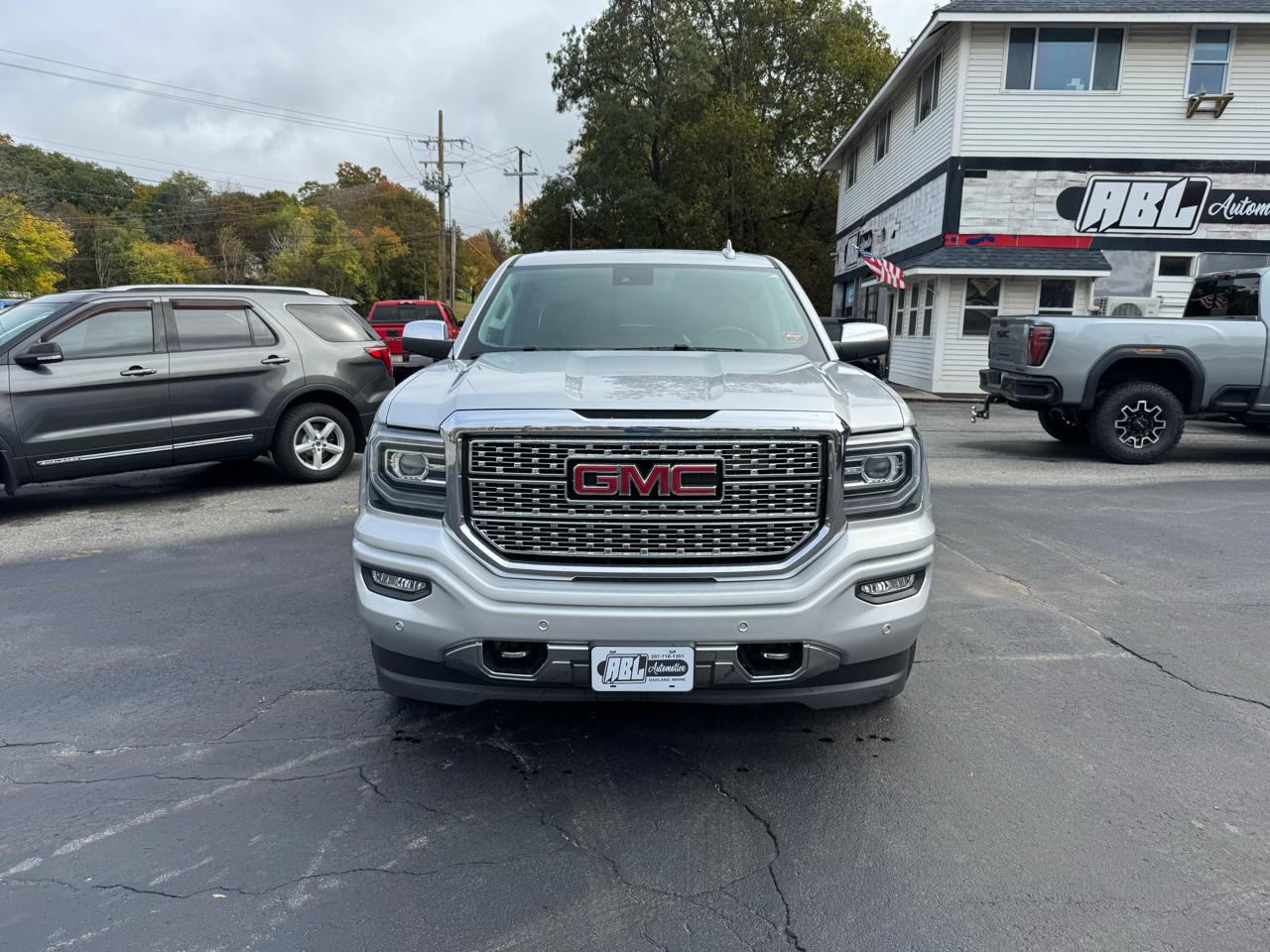 GMC Sierra 1500 4WD Crew Cab 143.5" Denali 2018