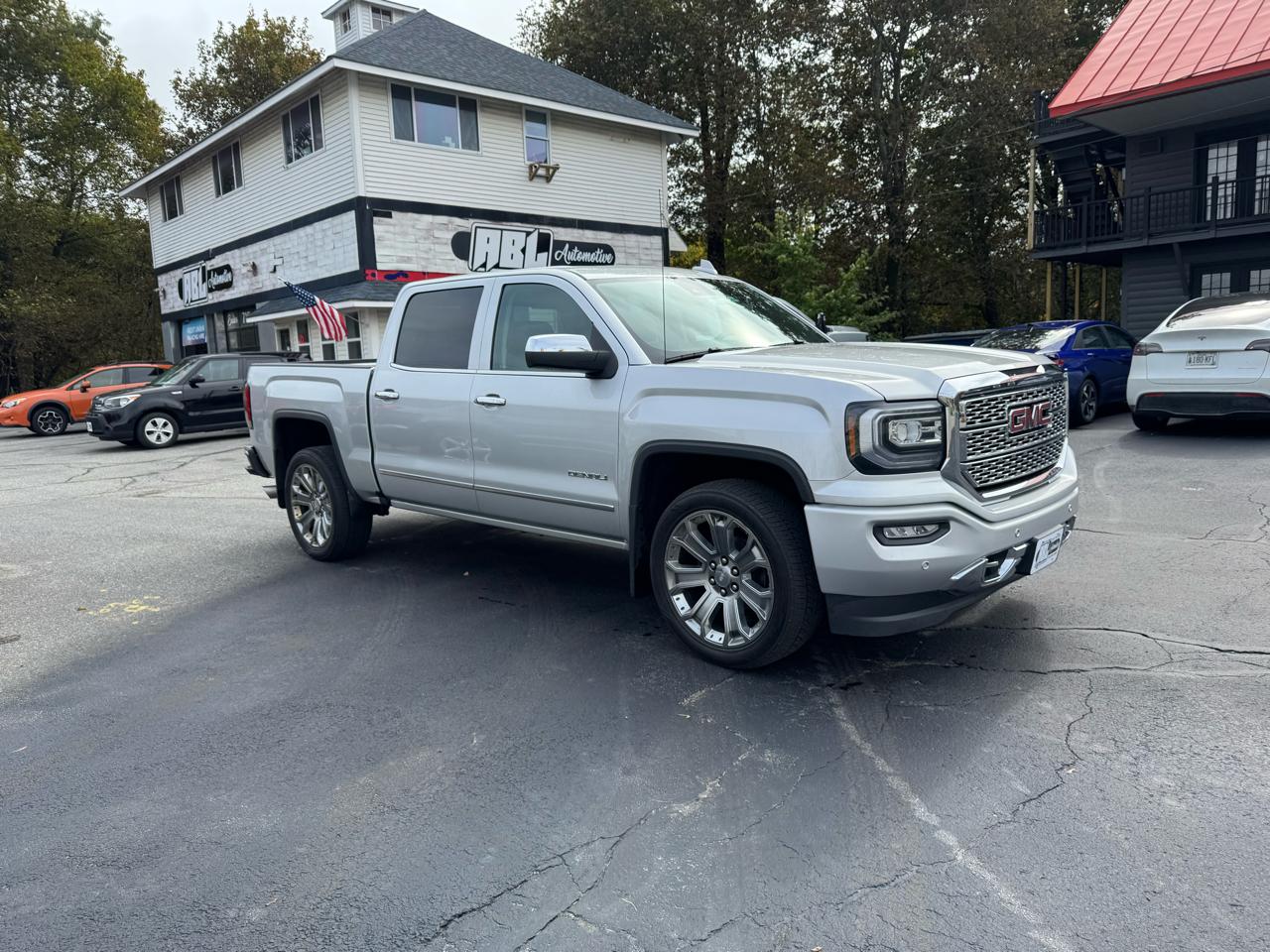 GMC Sierra 1500 4WD Crew Cab 143.5" Denali 2018