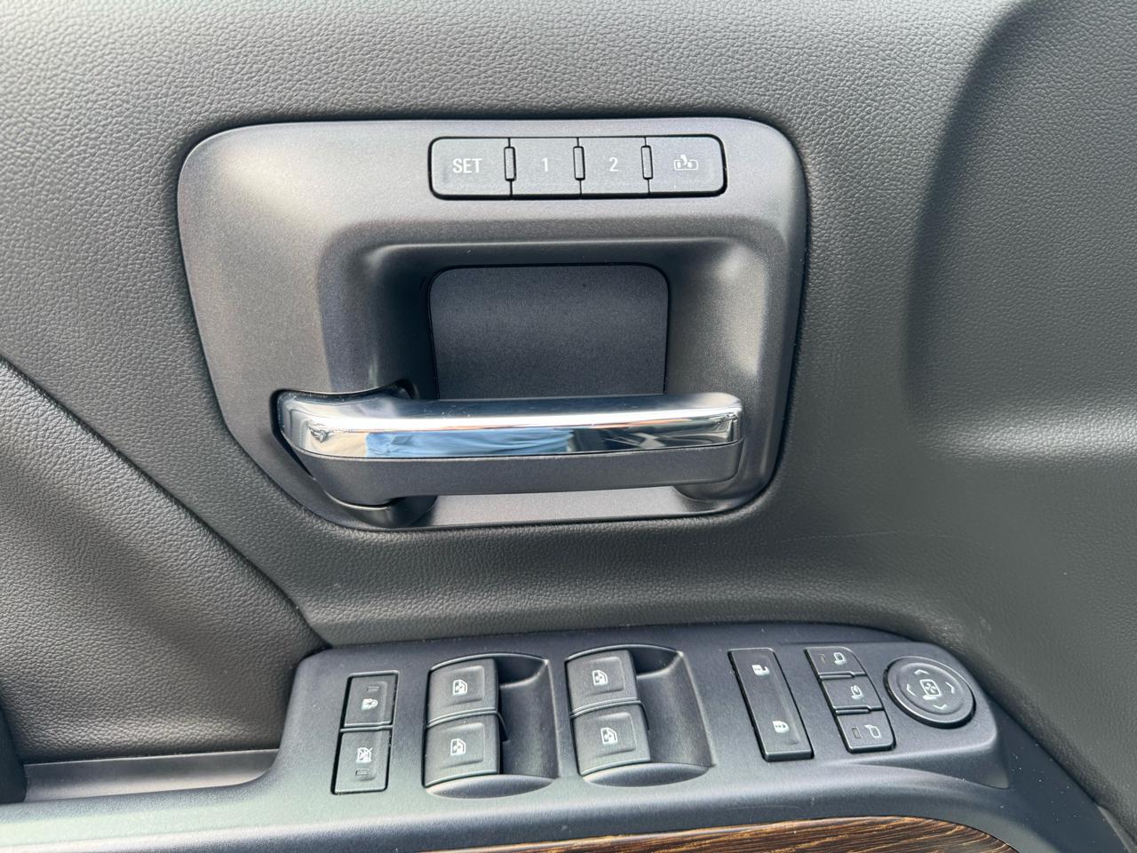 GMC Sierra 1500 4WD Crew Cab 143.5" Denali 2018