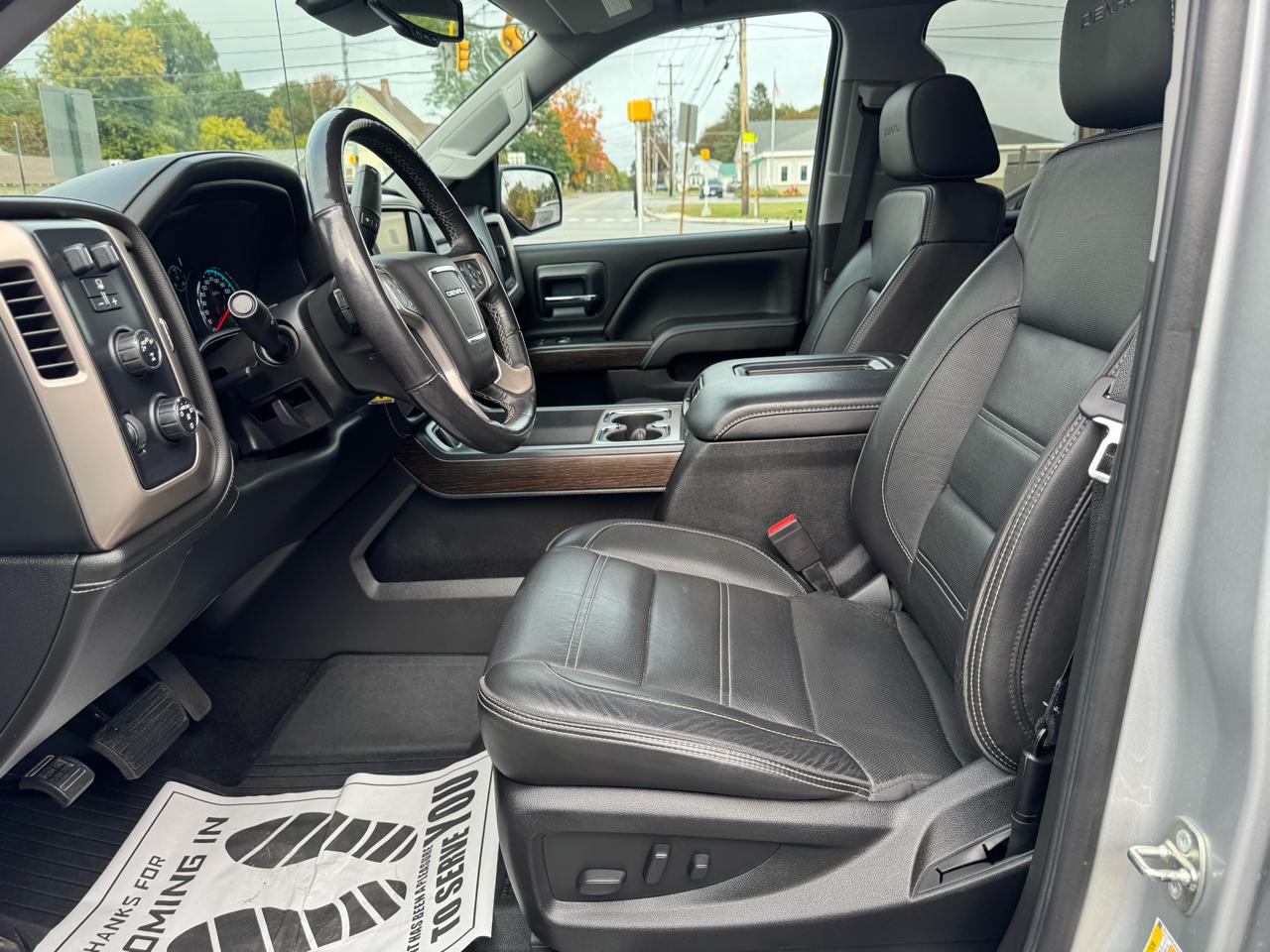 GMC Sierra 1500 4WD Crew Cab 143.5" Denali 2018
