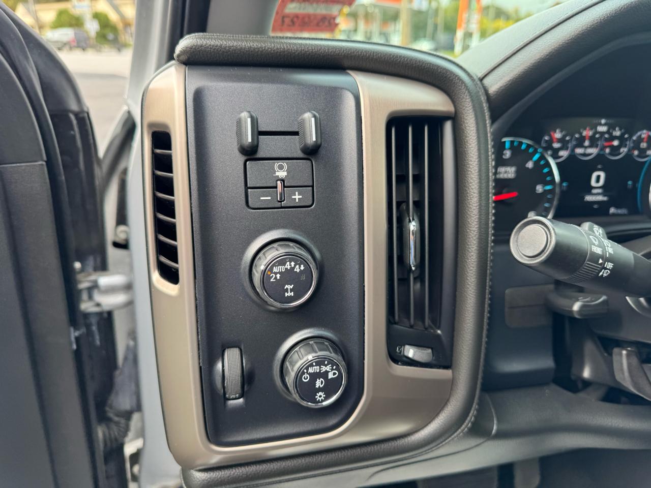 GMC Sierra 1500 4WD Crew Cab 143.5" Denali 2018