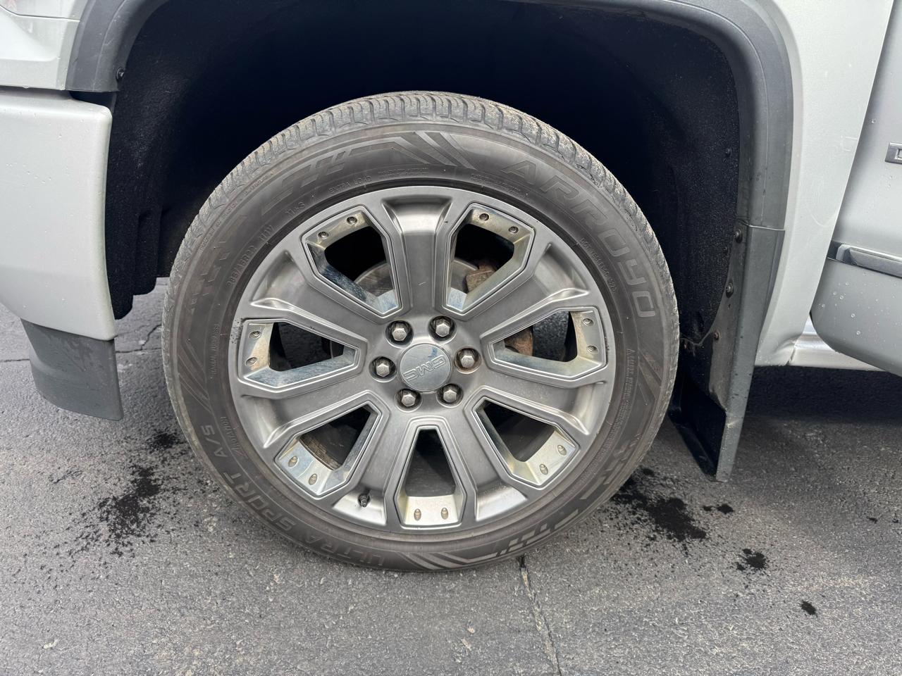 GMC Sierra 1500 4WD Crew Cab 143.5" Denali 2018