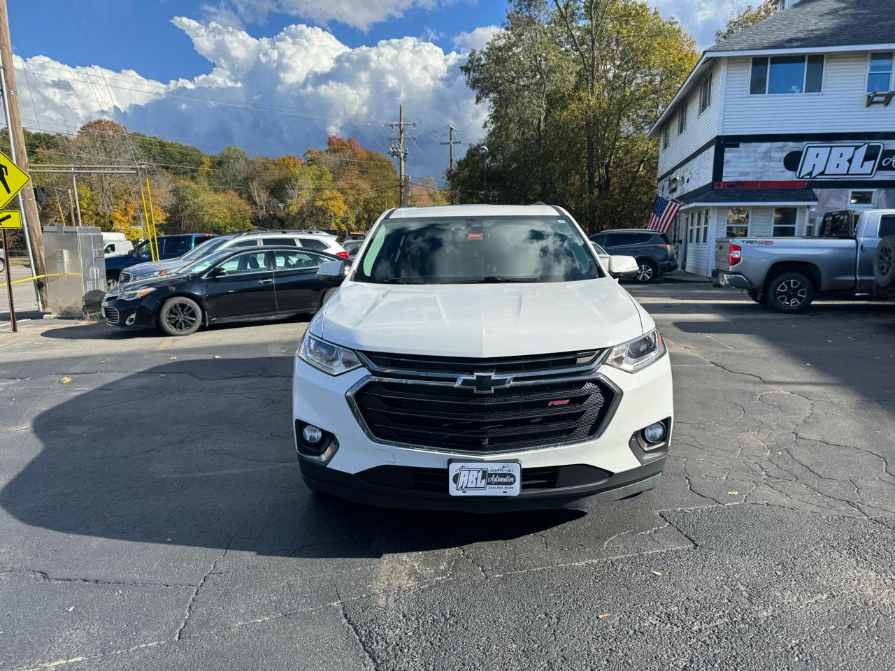Chevrolet Traverse photo 3