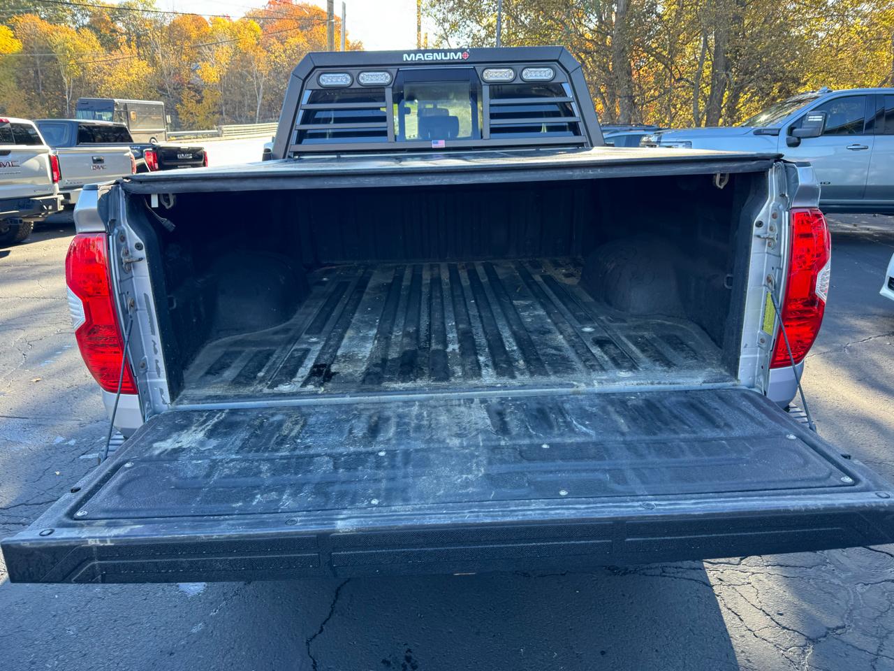 Toyota Tundra 4WD Truck Double Cab 4.6L V8 6-Spd AT SR5 (Natl) 2015
