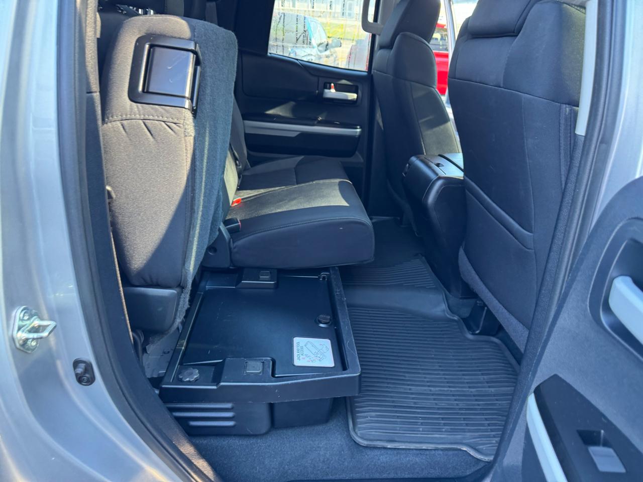 Toyota Tundra 4WD Truck Double Cab 4.6L V8 6-Spd AT SR5 (Natl) 2015