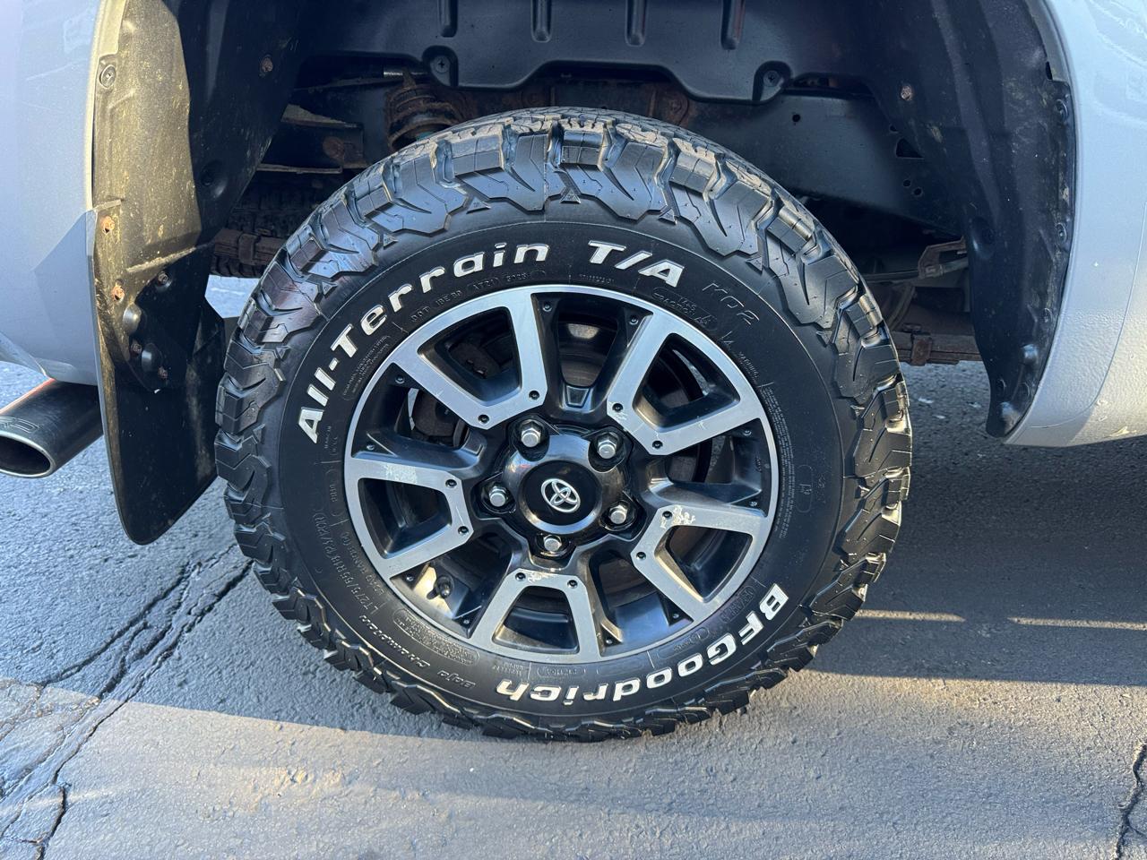 Toyota Tundra 4WD Truck Double Cab 4.6L V8 6-Spd AT SR5 (Natl) 2015