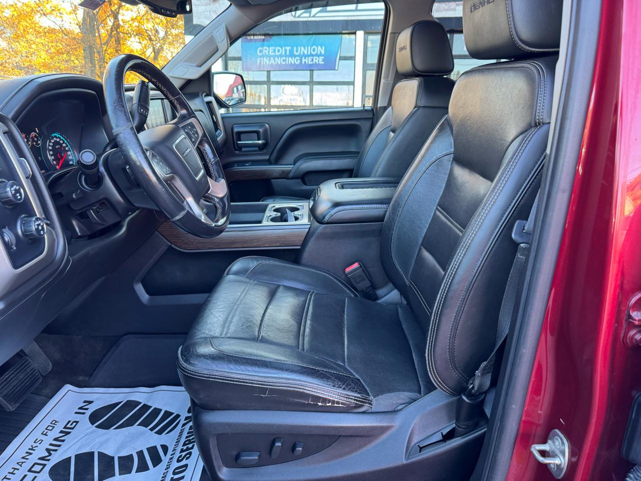 GMC Sierra 1500 4WD Crew Cab 143.5" Denali 2018