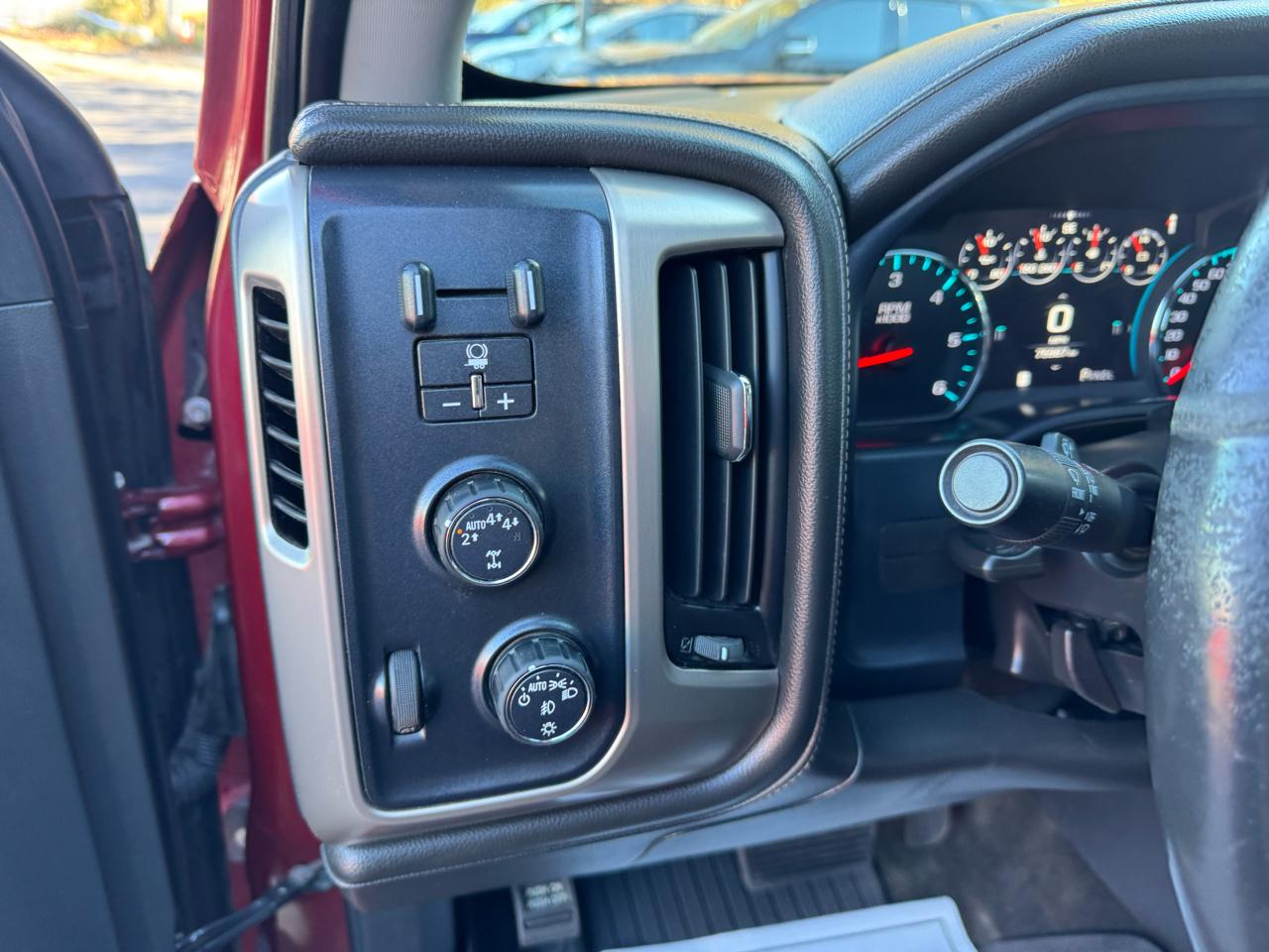 GMC Sierra 1500 4WD Crew Cab 143.5" Denali 2018