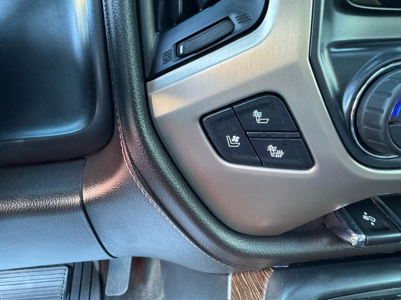 GMC Sierra 1500 4WD Crew Cab 143.5" Denali 2018