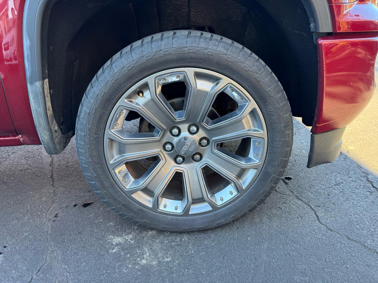 GMC Sierra 1500 4WD Crew Cab 143.5" Denali 2018
