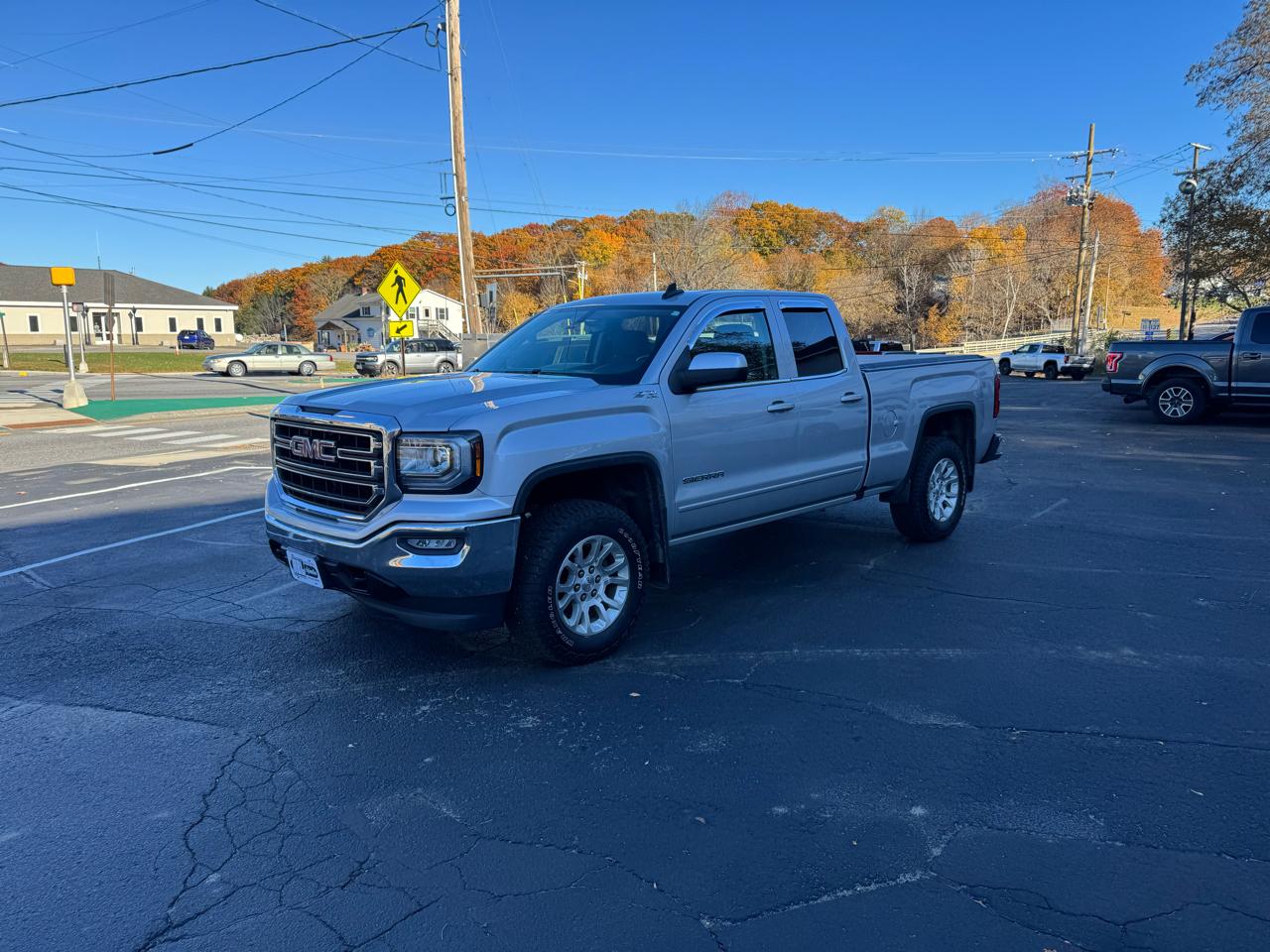 GMC Sierra 1500 4WD Double Cab 143.5" SLE 2018