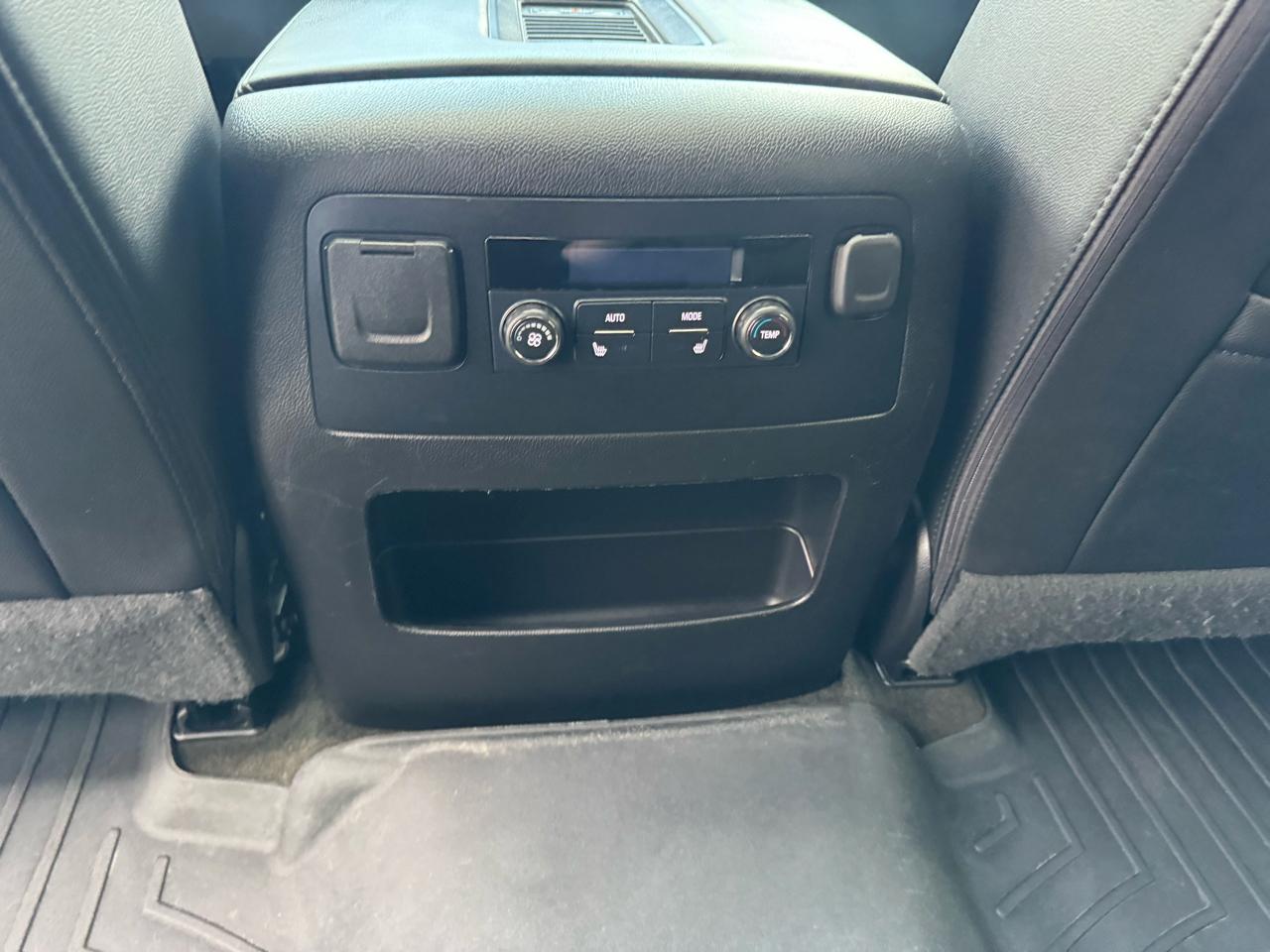 GMC Yukon 4WD 4dr SLT 2017