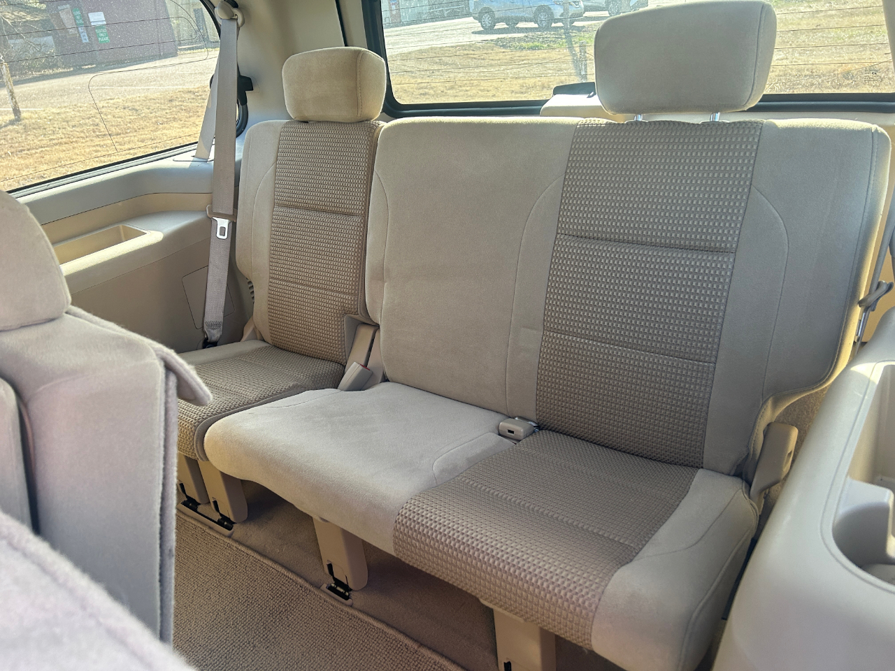 Nissan Armada SV 2WD 2015