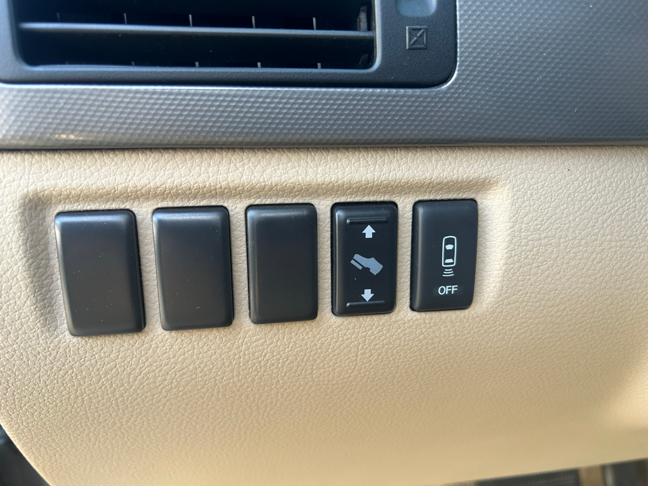 Nissan Armada SV 2WD 2015