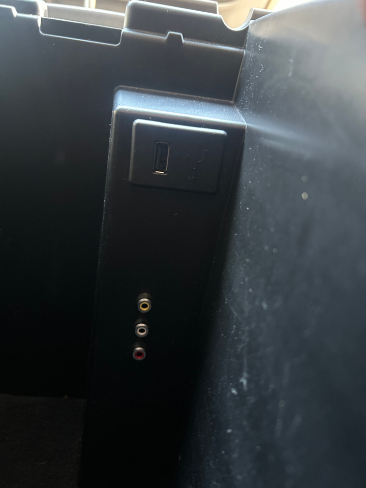 Nissan Armada SV 2WD 2015