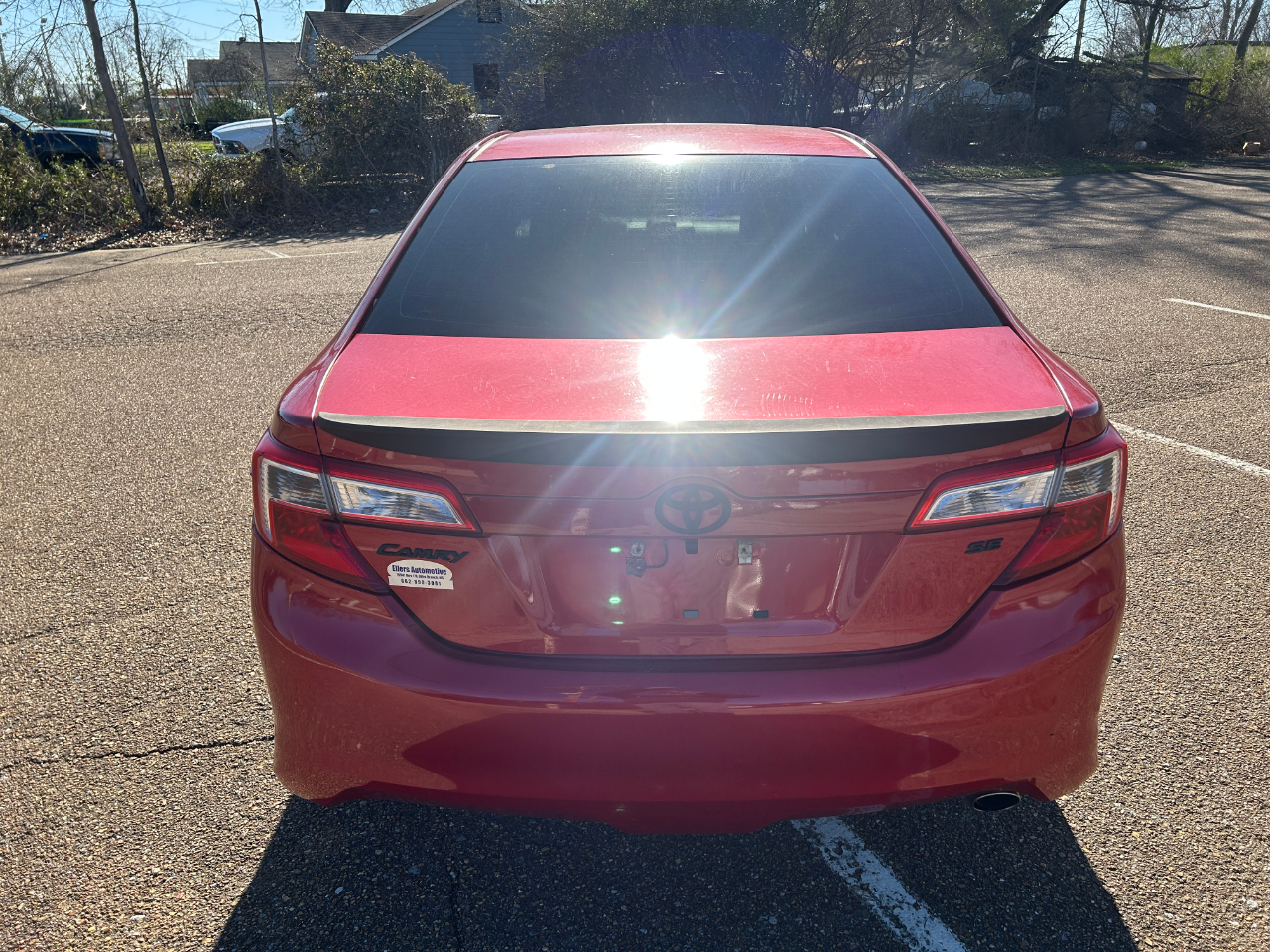 Toyota Camry SE 2012
