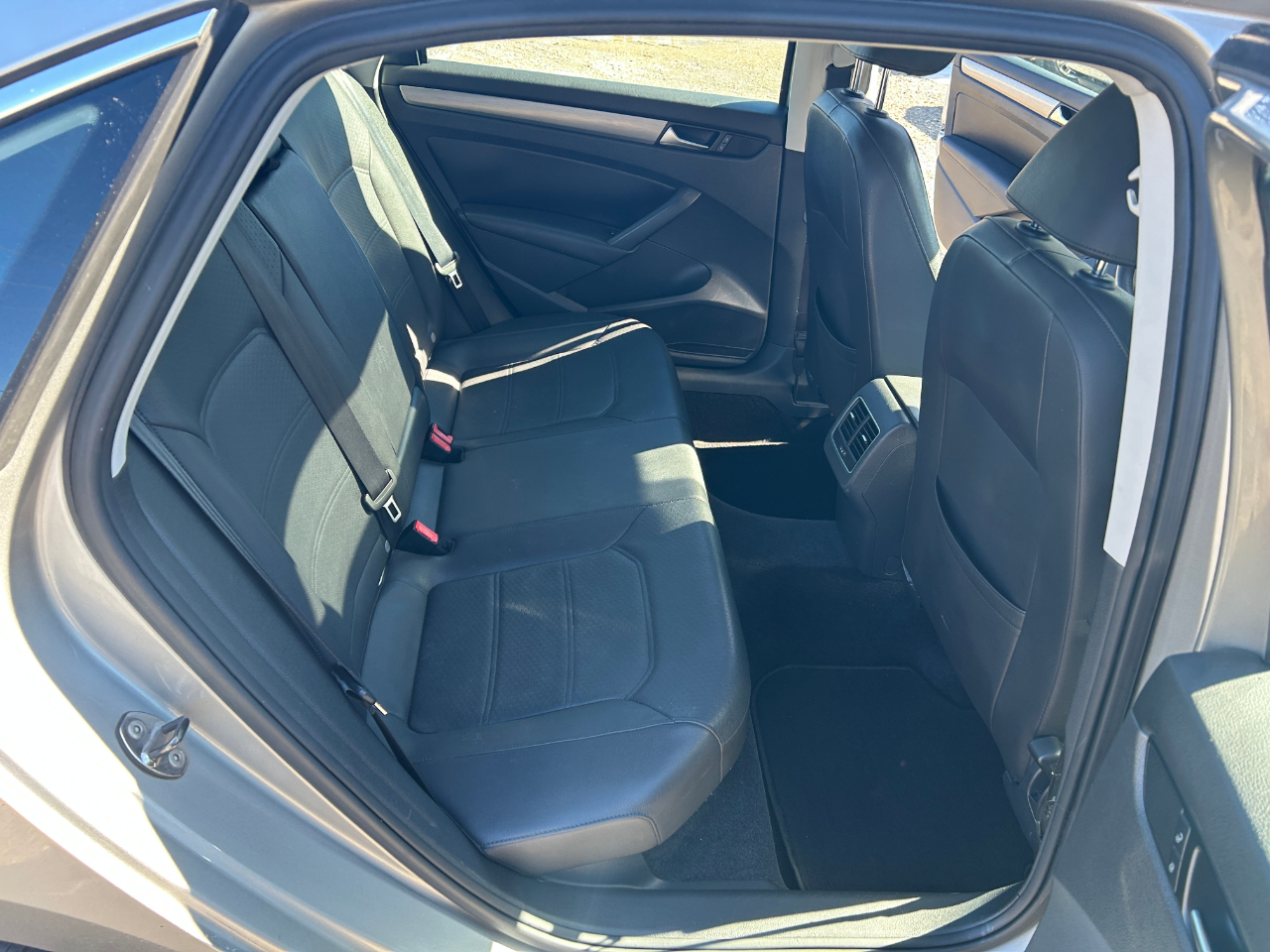 Volkswagen Passat 1.8T SE AT PZEV 2014