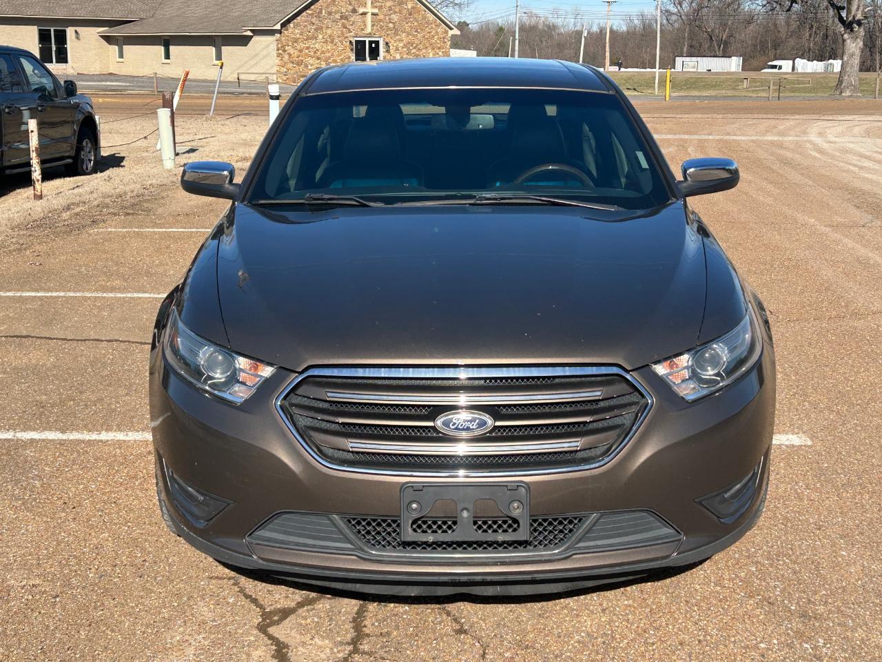 Ford Taurus Limited FWD 2016