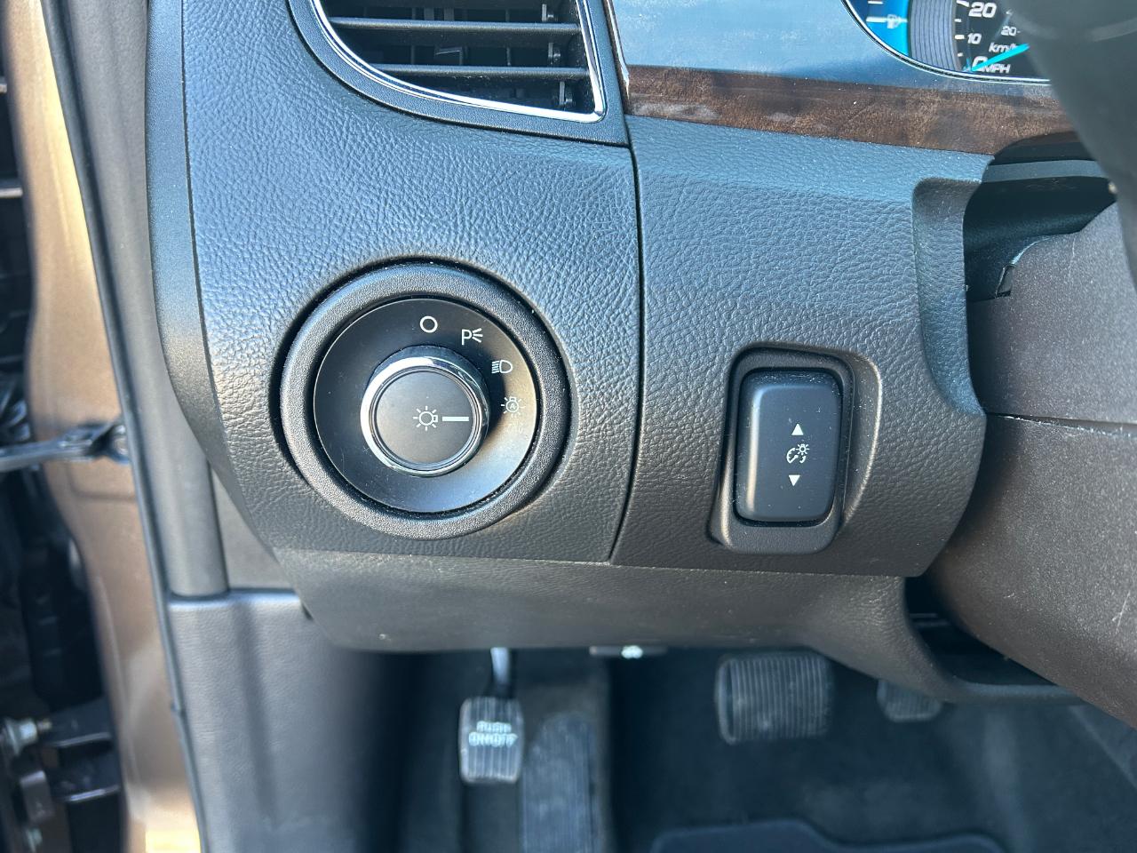 Ford Taurus Limited FWD 2016