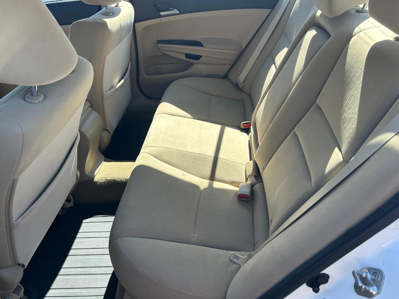 Honda Accord LX sedan AT 2012