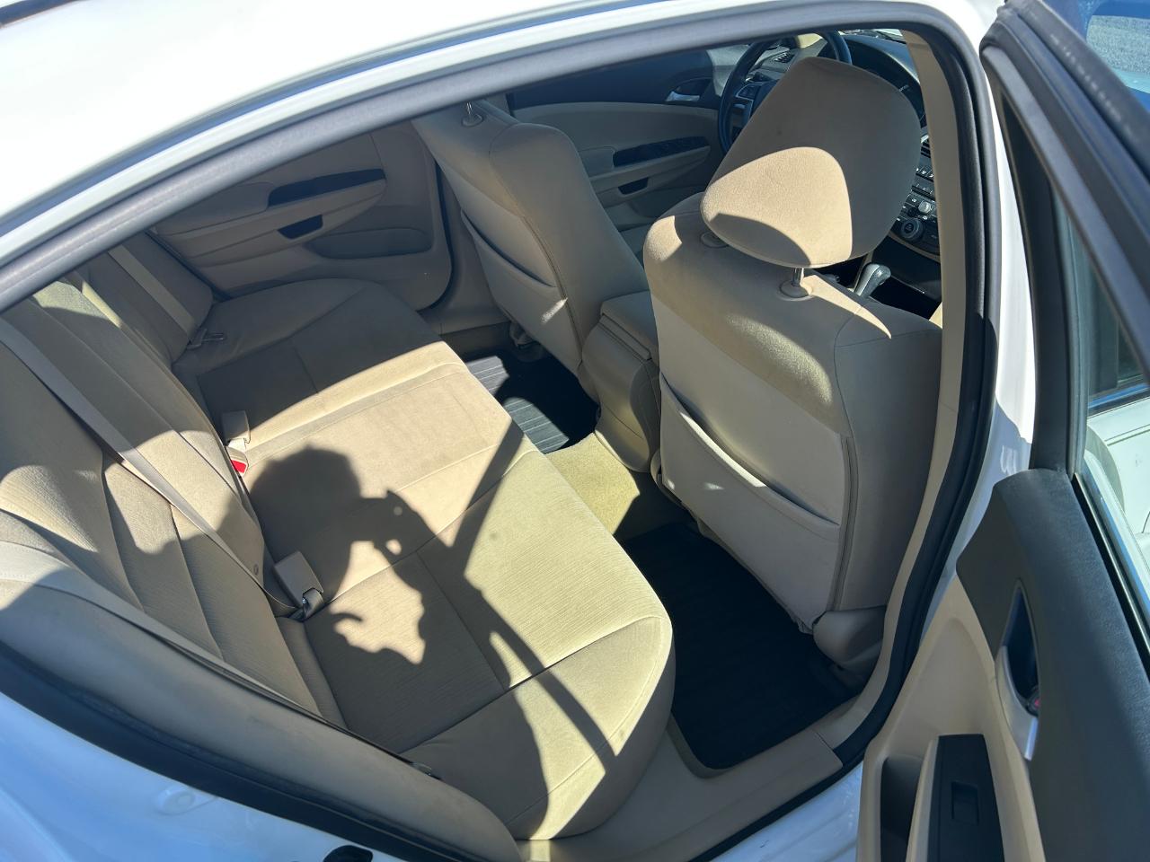 Honda Accord LX sedan AT 2012