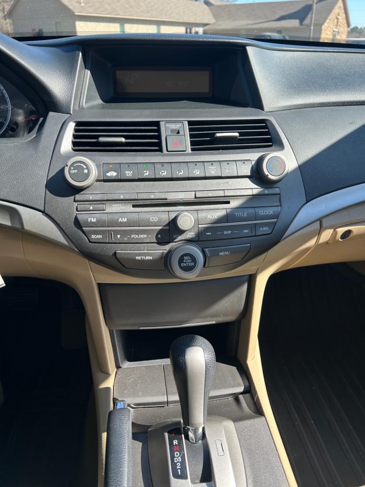 Honda Accord LX sedan AT 2012