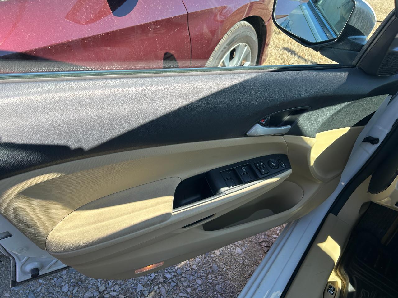 Honda Accord LX sedan AT 2012