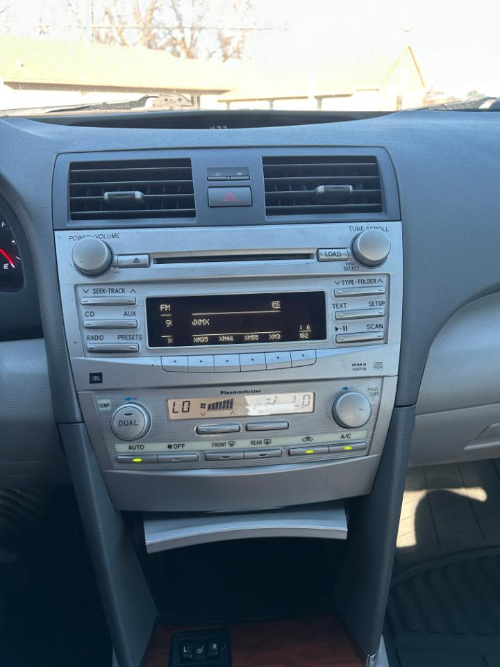 Toyota Camry XLE 4D Sedan 2010