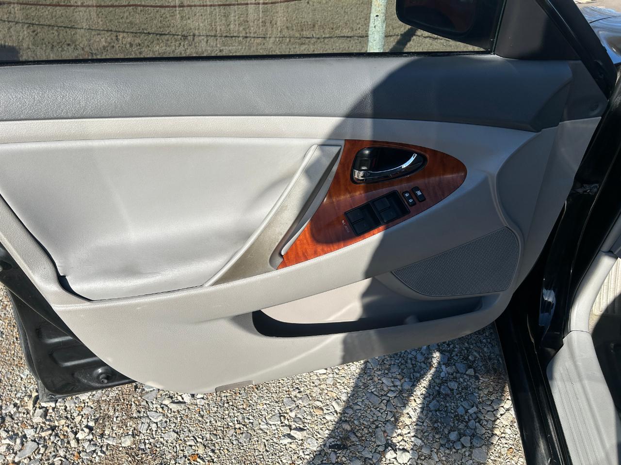 Toyota Camry XLE 4D Sedan 2010