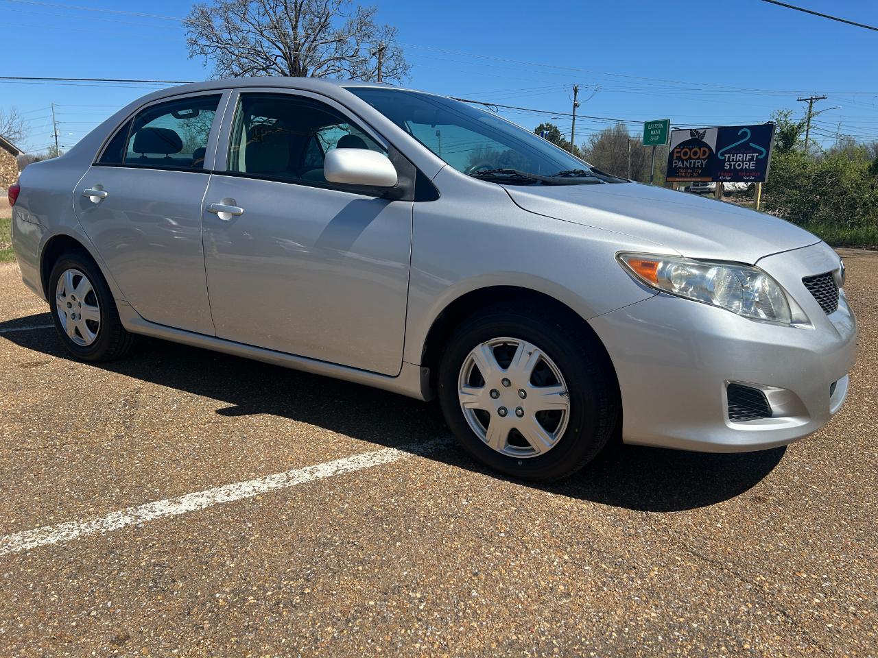 Toyota Corolla LE 4-Speed AT 2010