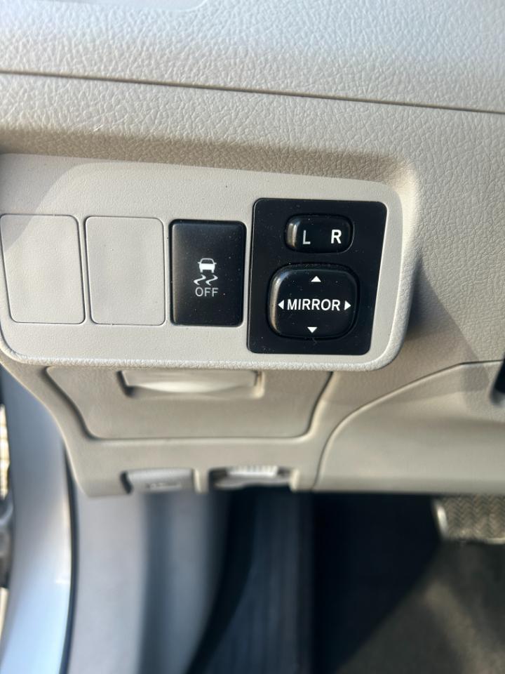 Toyota Corolla LE 4-Speed AT 2010