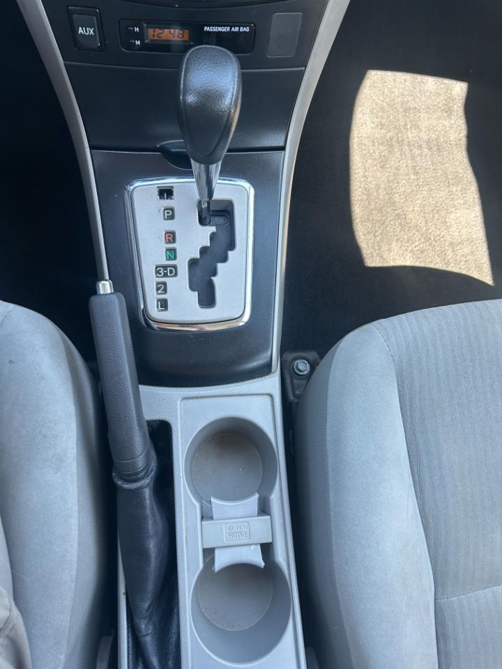 Toyota Corolla LE 4-Speed AT 2010