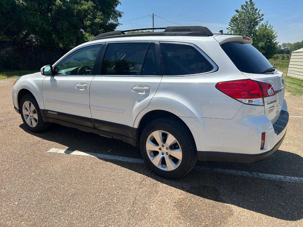Subaru Outback 4dr Wgn H6 Auto 3.6R Limited Pwr Moon/Nav 2011