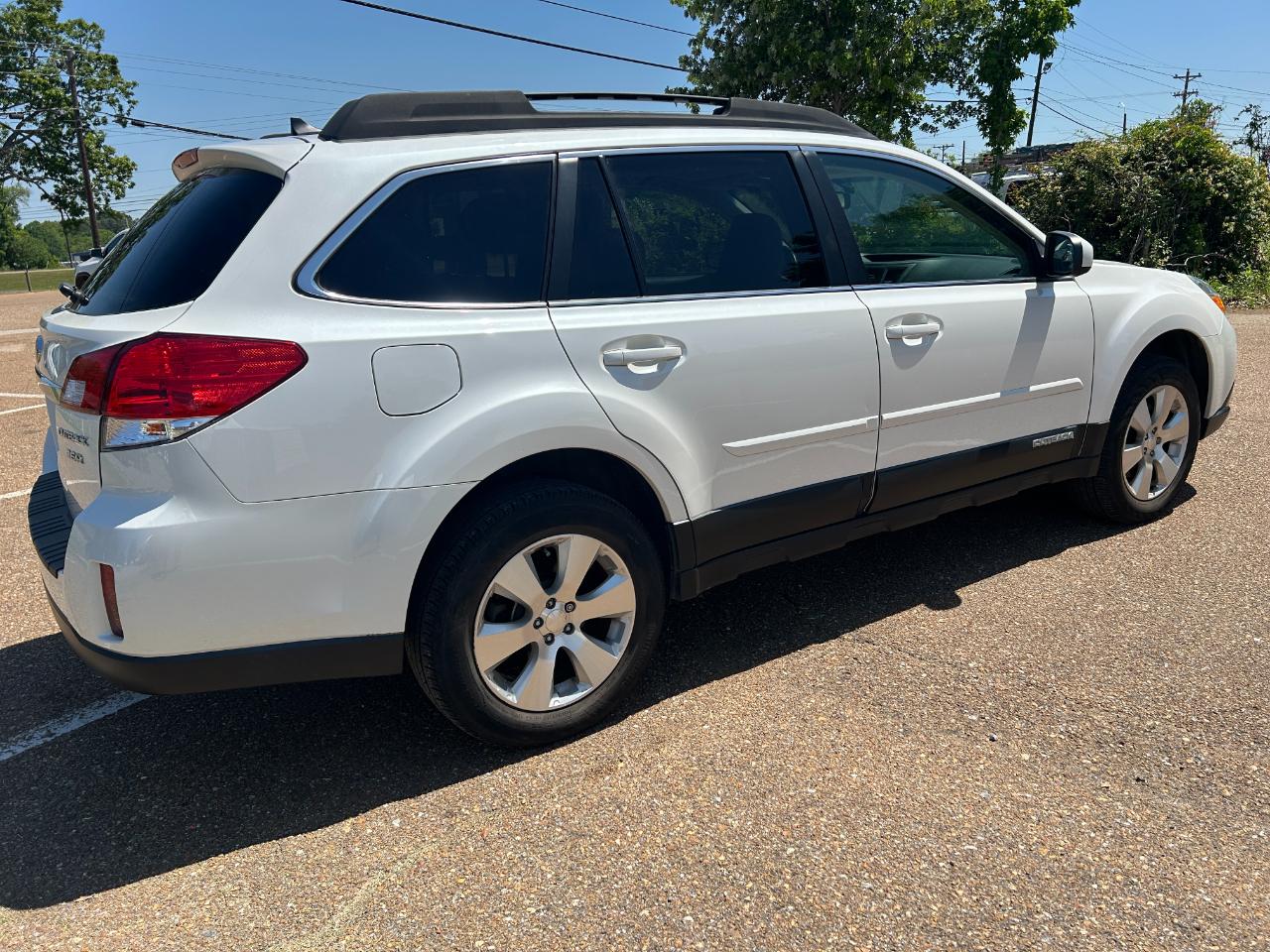 Subaru Outback 4dr Wgn H6 Auto 3.6R Limited Pwr Moon/Nav 2011