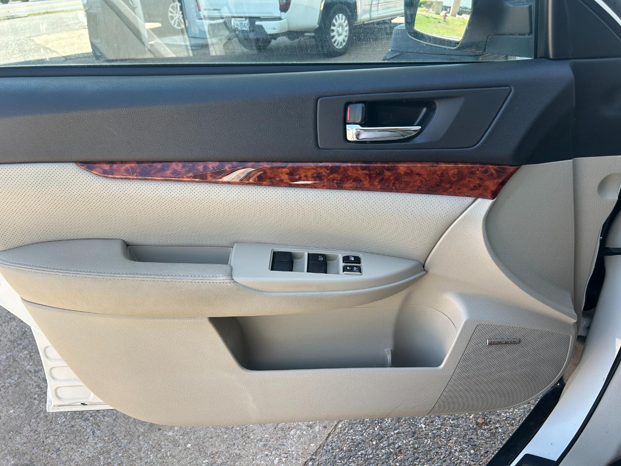 Subaru Outback 4dr Wgn H6 Auto 3.6R Limited Pwr Moon/Nav 2011