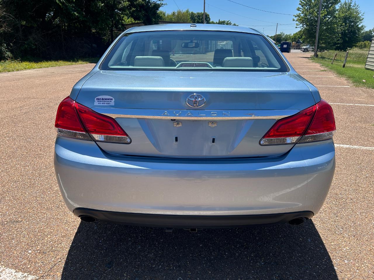 Toyota Avalon 4dr Sdn (Natl) 2011
