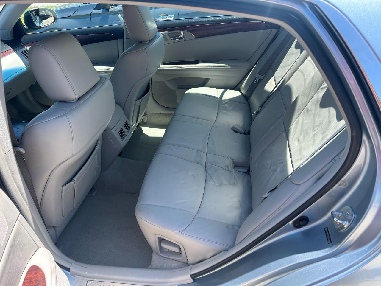Toyota Avalon 4dr Sdn (Natl) 2011