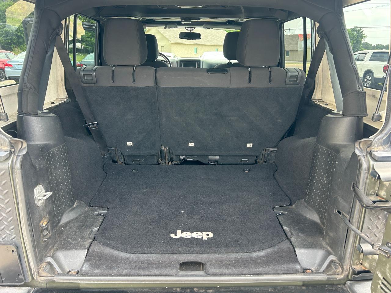 Jeep Wrangler Unlimited 4WD 4dr Willys Wheeler 2016