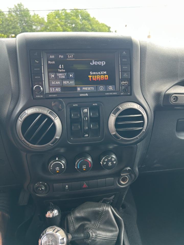 Jeep Wrangler Unlimited 4WD 4dr Willys Wheeler 2016