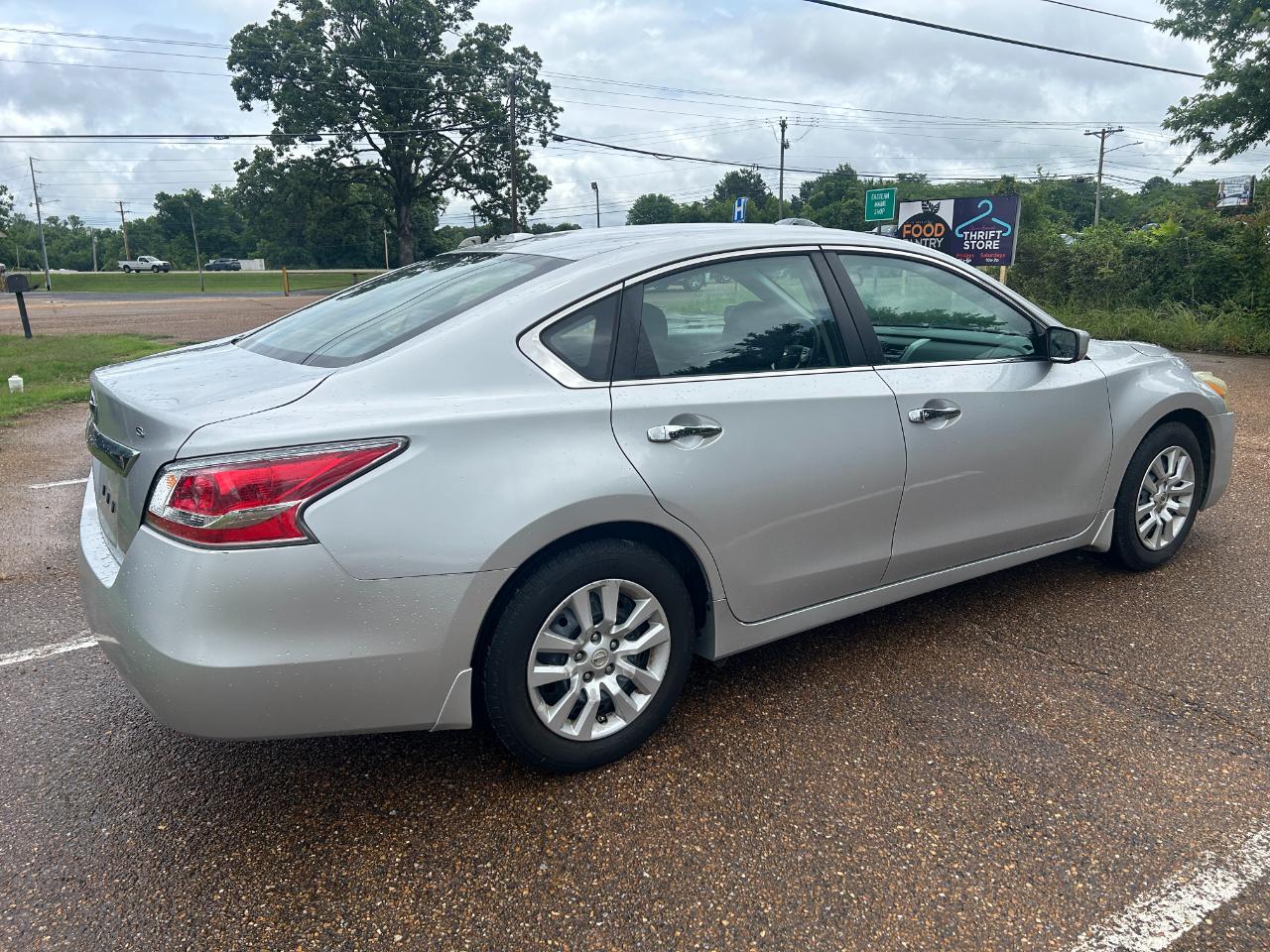 Nissan Altima 4dr Sdn I4 2.5 S 2015