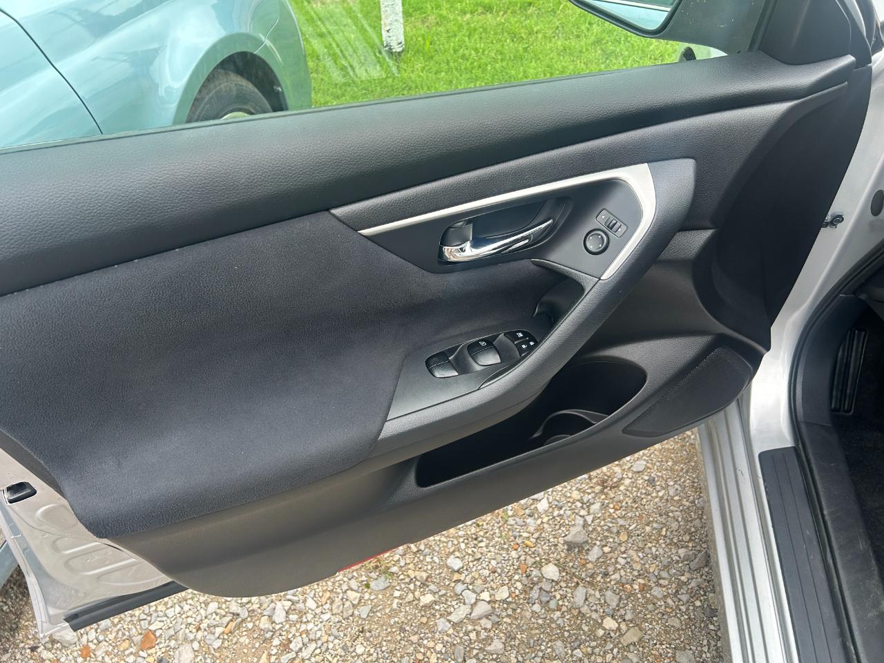 Nissan Altima 4dr Sdn I4 2.5 S 2015