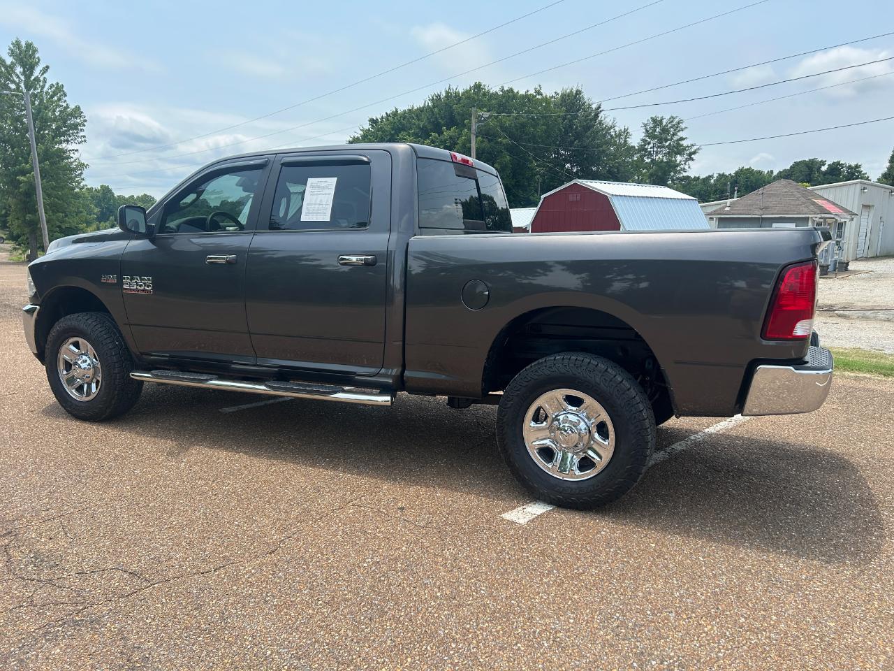 RAM 2500 SLT 4x4 Crew Cab 6'4" Box 2017