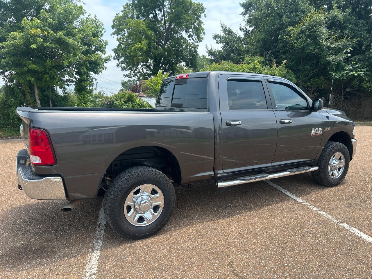 RAM 2500 SLT 4x4 Crew Cab 6'4" Box 2017