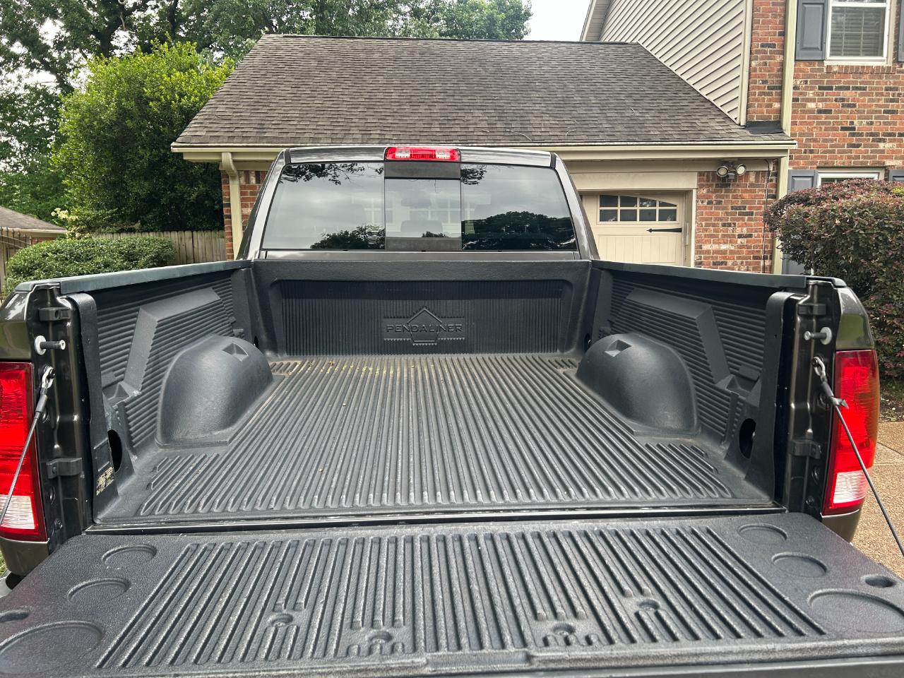RAM 2500 SLT 4x4 Crew Cab 6'4" Box 2017