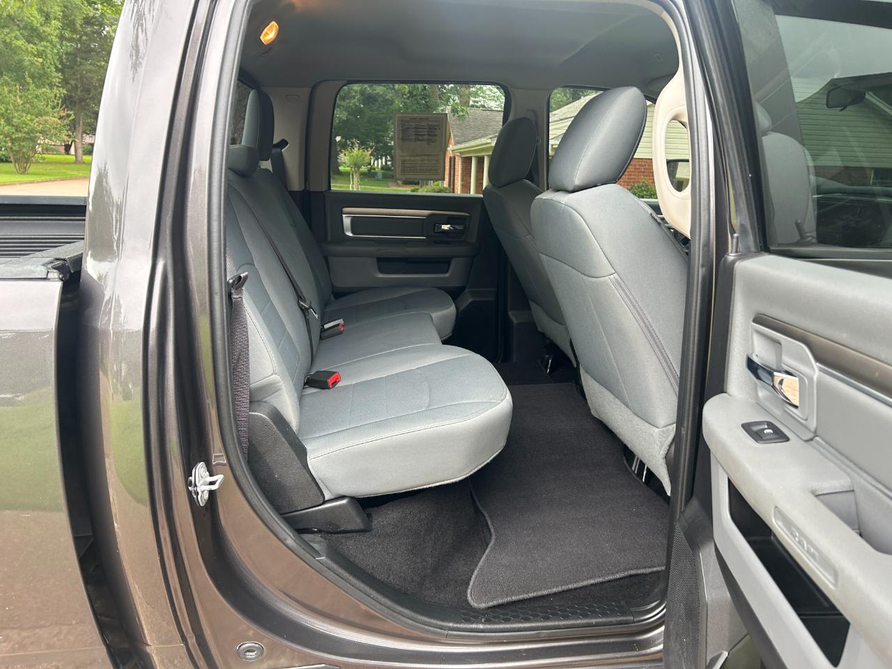 RAM 2500 SLT 4x4 Crew Cab 6'4" Box 2017
