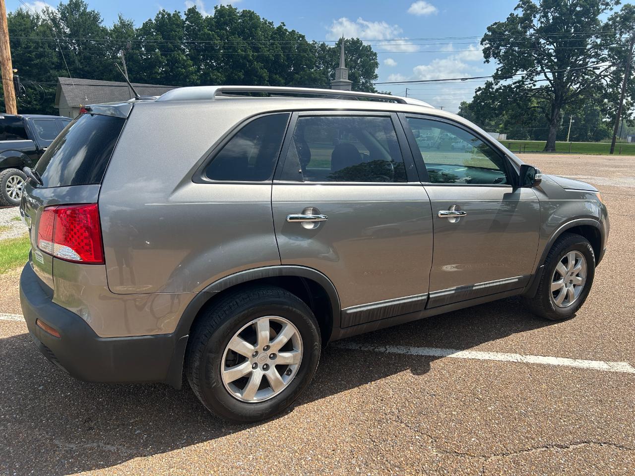 Kia Sorento 2WD 4dr I4 LX 2011