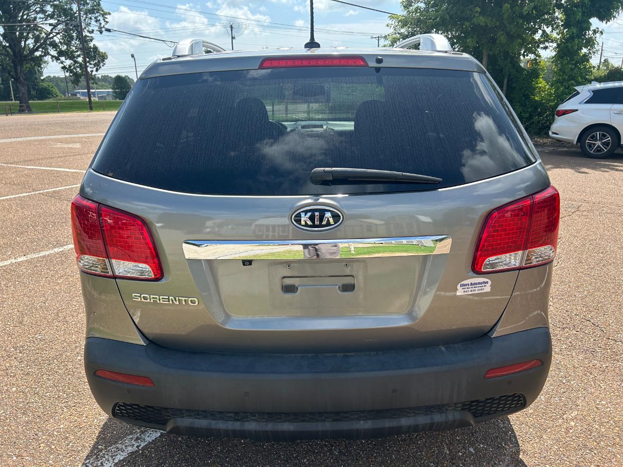 Kia Sorento 2WD 4dr I4 LX 2011