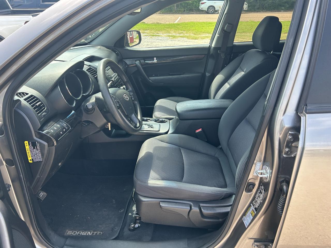 Kia Sorento 2WD 4dr I4 LX 2011