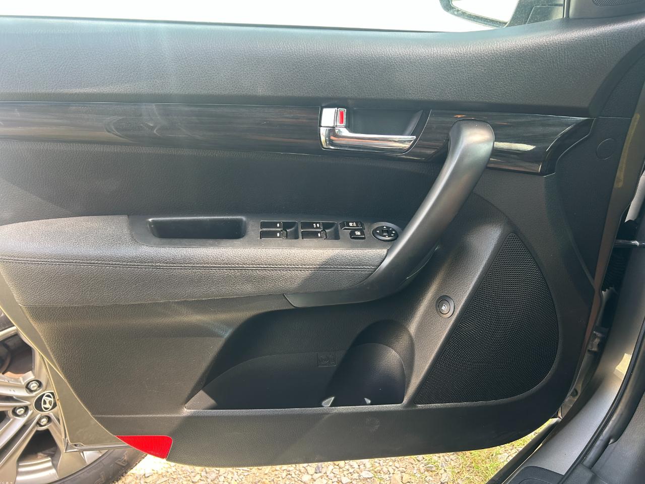 Kia Sorento 2WD 4dr I4 LX 2011